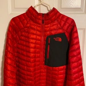 🏔North Face THERMOBALL Half Zip PullOver🗺